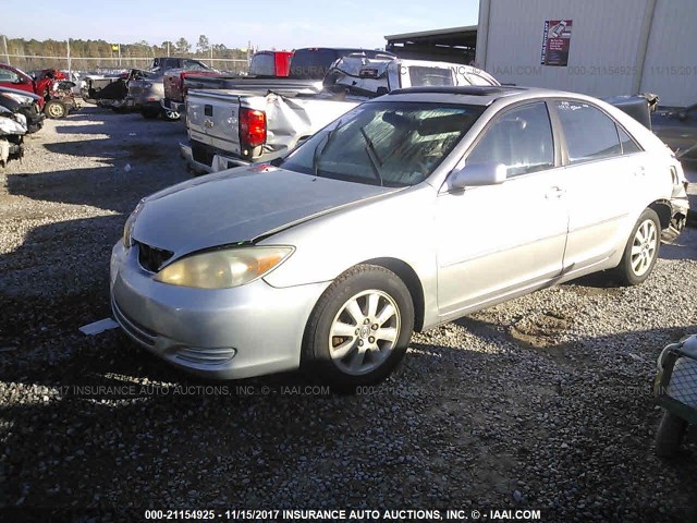 4T1BF32K72U011754 - 2002 TOYOTA CAMRY LE/XLE/SE ვერცხლისფერი ფოტო 2