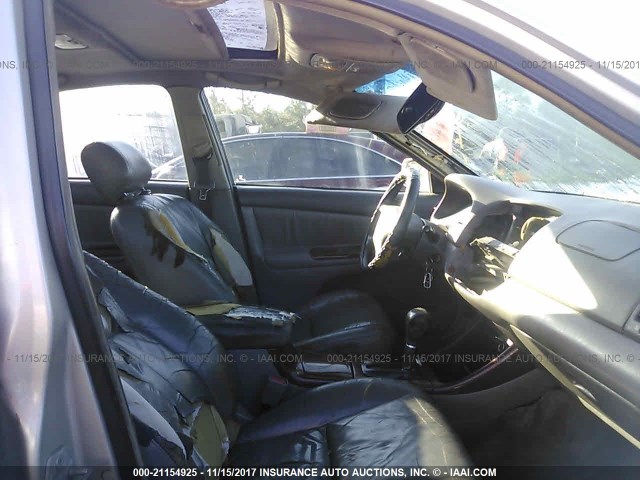 4T1BF32K72U011754 - 2002 TOYOTA CAMRY LE/XLE/SE ვერცხლისფერი ფოტო 5
