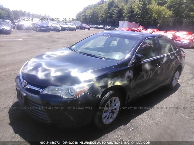 4T4BF1FK3FR502896 - 2015 TOYOTA CAMRY LE/XLE/SE/XSE BLACK photo 2