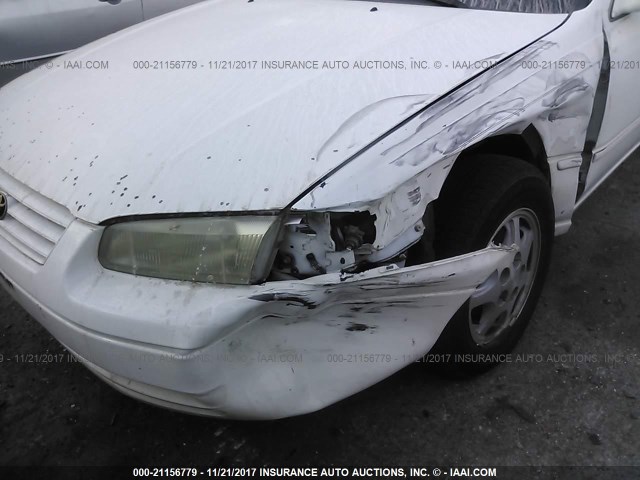 4T1BG22K4XU443278 - 1999 TOYOTA CAMRY CE/LE/XLE 白色 照片 6