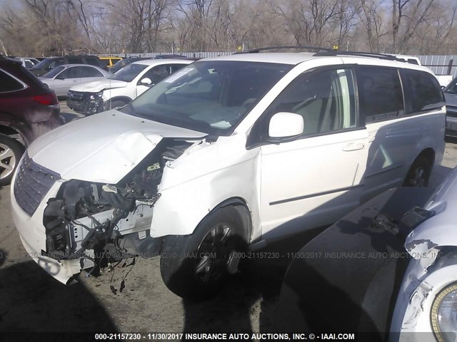 2A8HR54109R673570 - 2009 CHRYSLER TOWN & COUNTRY TOURING WHITE photo 2