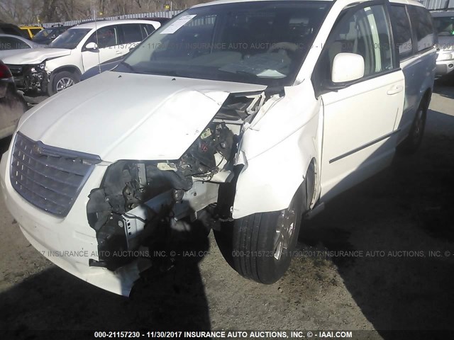 2A8HR54109R673570 - 2009 CHRYSLER TOWN & COUNTRY TOURING WHITE photo 6