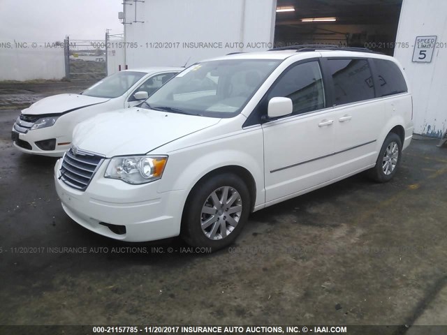 2A4RR5DX1AR136558 - 2010 CHRYSLER TOWN & COUNTRY TOURING WHITE photo 2