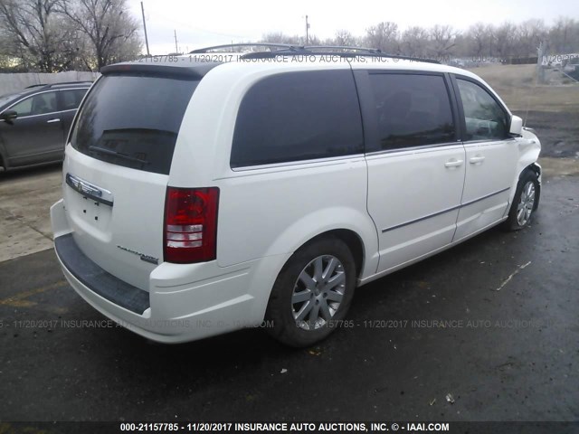 2A4RR5DX1AR136558 - 2010 CHRYSLER TOWN & COUNTRY TOURING WHITE photo 4