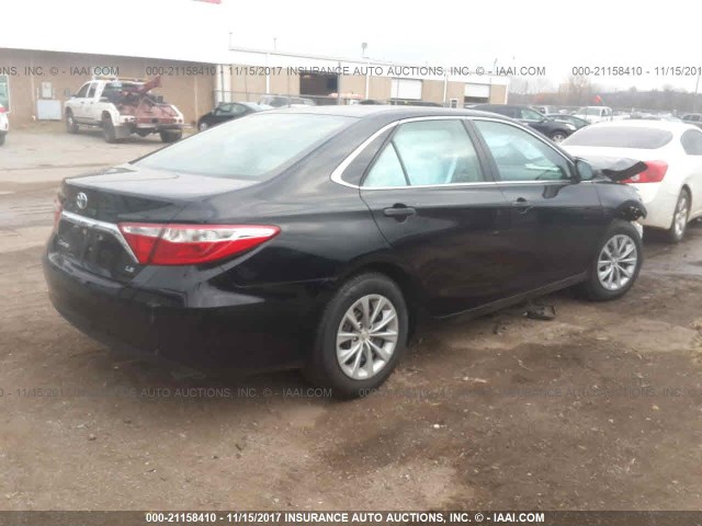 4T1BF1FK8FU077816 - 2015 TOYOTA CAMRY LE/XLE/SE/XSE Schwarz Foto 4