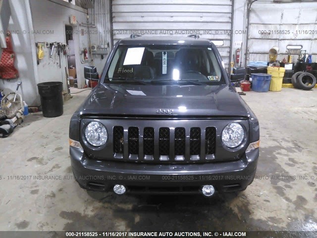 1C4NJRFB0FD114744 - 2015 JEEP PATRIOT LATITUDE GRAY photo 6