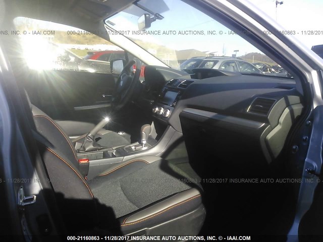 JF2GPABCXH8218730 - 2017 SUBARU CROSSTREK PREMIUM ვერცხლისფერი ფოტო 5