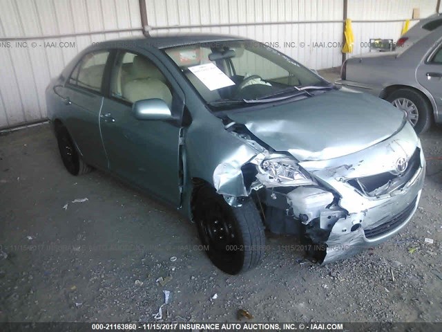 JTDBT4K37A1366533 - 2010 TOYOTA YARIS GREEN photo 1