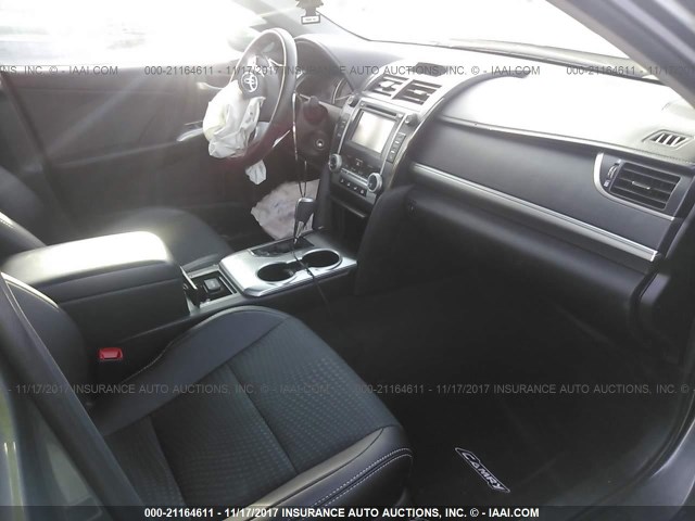 4T1BF1FK5EU810452 - 2014 TOYOTA CAMRY L/SE/LE/XLE Boz foto 5