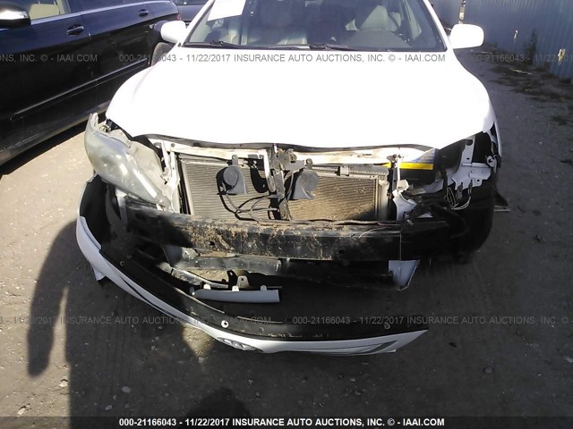 4T1BK3EK1BU619938 - 2011 TOYOTA CAMRY SE/LE/XLE WHITE photo 6
