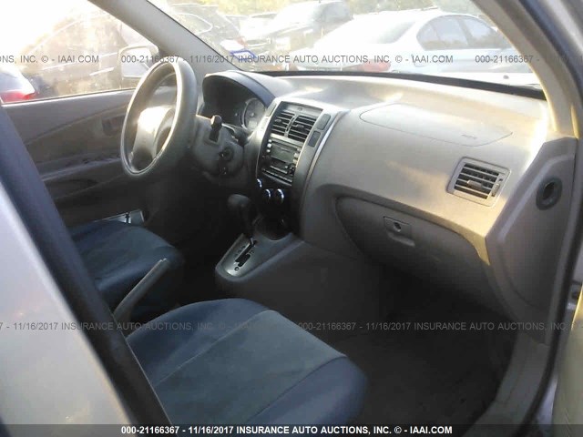 KM8JN12D65U044768 - 2005 HYUNDAI TUCSON GLS/LX SILVER photo 5