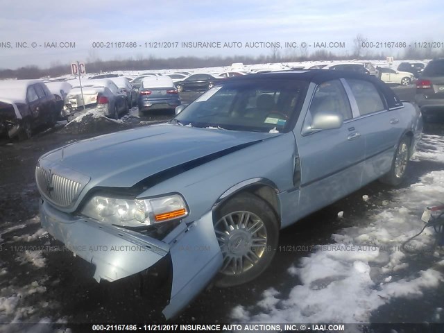 2LNBL8CV0AX614499 - 2010 LINCOLN TOWN CAR SIGNATURE LIMITED Light Blue photo 2