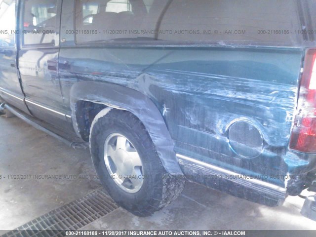 1GNFK16RXXJ314945 - 1999 CHEVROLET SUBURBAN K1500 GREEN photo 6