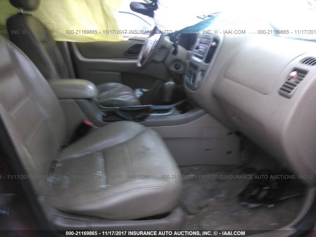1FMCU94196KD23917 - 2006 FORD ESCAPE LIMITED RED photo 5