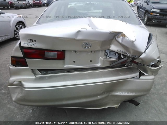 4T1BG22K3WU240381 - 1998 TOYOTA CAMRY CE/LE/XLE 棕色 照片 6