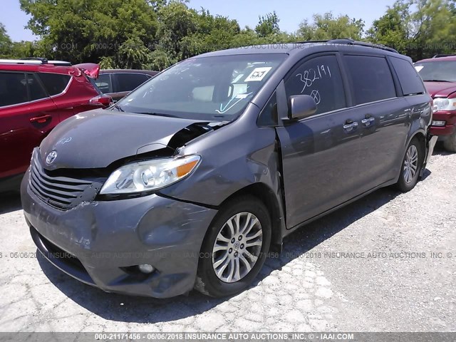 5TDYK3DC3DS382191 - 2013 TOYOTA SIENNA XLE/LIMITED GRAY photo 2