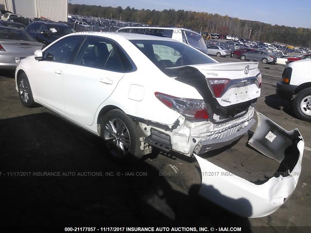 4T1BF1FK3GU213660 - 2016 TOYOTA CAMRY LE/XLE/SE/XSE Blanc photo 3