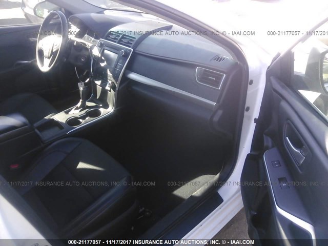 4T1BF1FK3GU213660 - 2016 TOYOTA CAMRY LE/XLE/SE/XSE Blanc photo 5