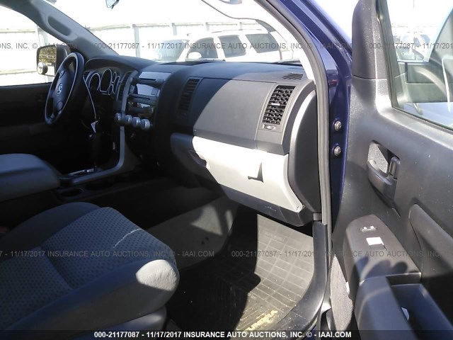 5TFRM5F15BX033871 - 2011 TOYOTA TUNDRA DOUBLE CAB SR5 BLUE photo 5