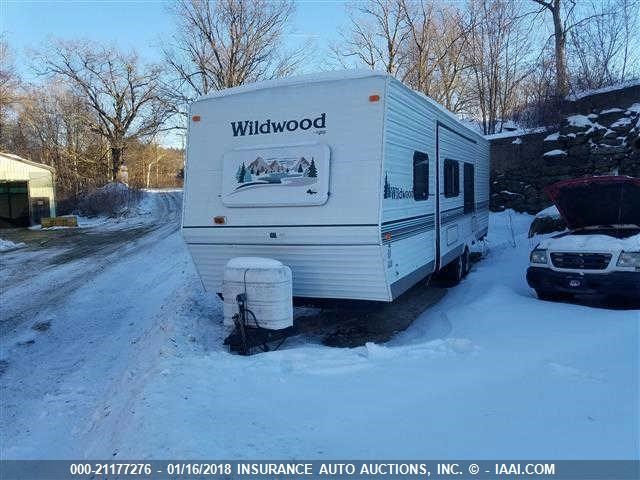 4X4TWDF251B037993 - 2001 FOREST RIVER WILDWOOD  WHITE photo 2