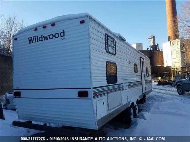 4X4TWDF251B037993 - 2001 FOREST RIVER WILDWOOD  白色 照片 4