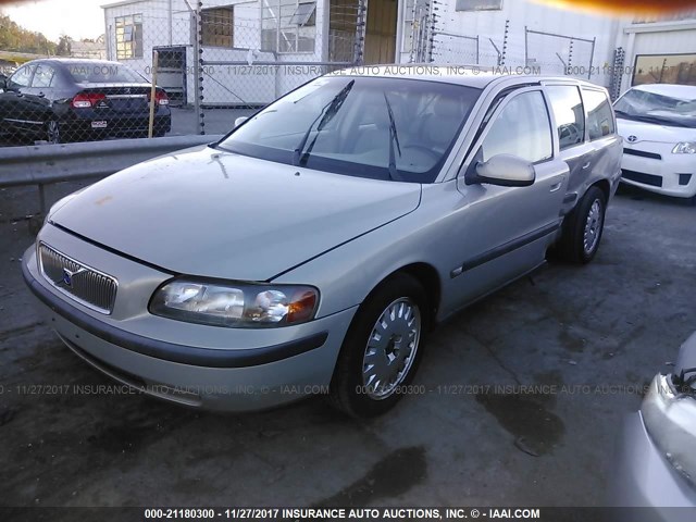 YV1SW58D111022297 - 2001 VOLVO V70 2.4T GRAY photo 2