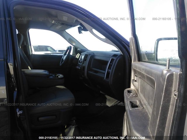 1C6RR7FG4FS731206 - 2015 RAM 1500 ST BLACK photo 5