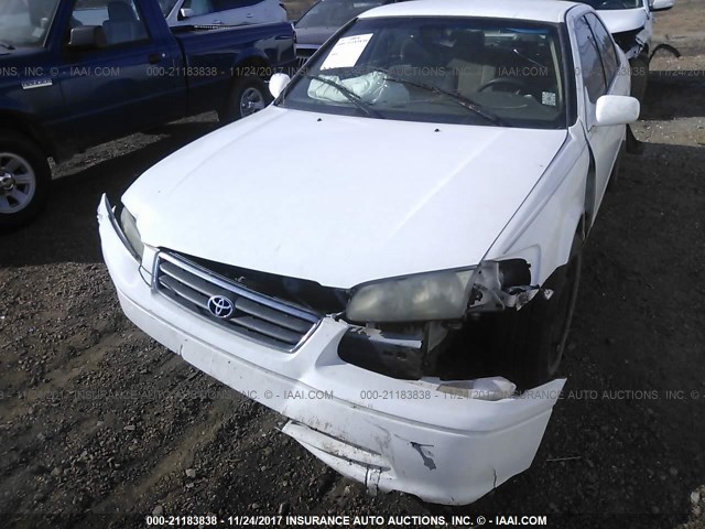 JT2BG22KXY0522931 - 2000 TOYOTA CAMRY CE/LE/XLE 白色 照片 6