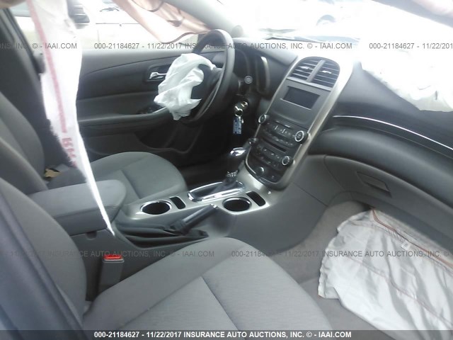 1G11B5SL1EF253716 - 2014 CHEVROLET MALIBU LS 银色 照片 5