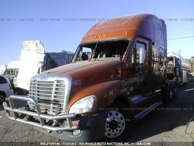 1FUJGLDR4CSBC4105 - 2012 FREIGHTLINER CASCADIA 125  RED photo 2