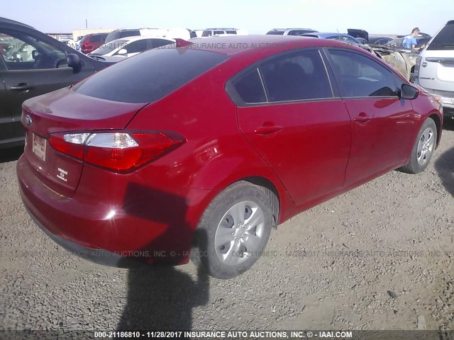 KNAFK4A67G5481129 - 2016 KIA FORTE LX RED photo 4