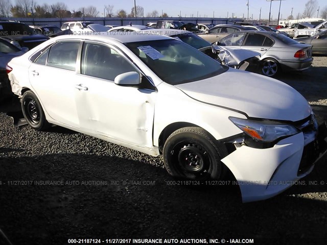 4T1BF1FK3GU583751 - 2016 TOYOTA CAMRY LE/XLE/SE/XSE WHITE photo 1