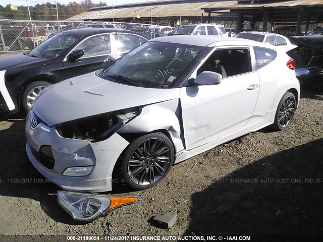 KMHTC6AD6DU125667 - 2013 HYUNDAI VELOSTER SILVER photo 2