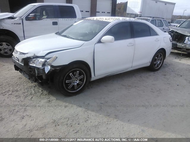 4T1BE46K47U562945 - 2007 TOYOTA CAMRY NEW GENERAT CE/LE/XLE/SE WHITE photo 2