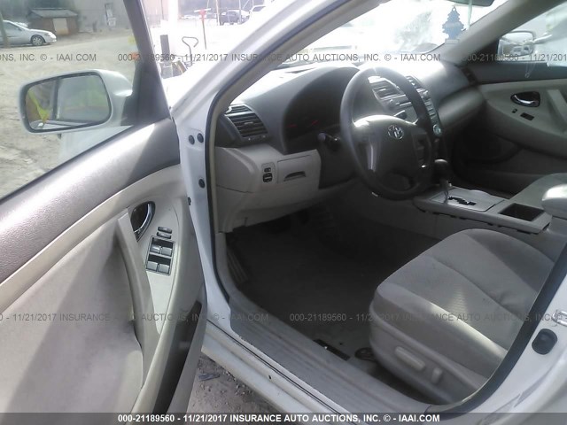4T1BE46K47U562945 - 2007 TOYOTA CAMRY NEW GENERAT CE/LE/XLE/SE WHITE photo 5