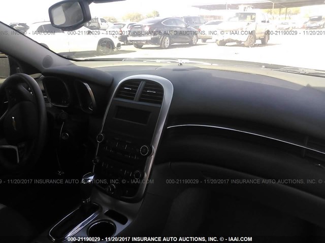1G11B5SL0FF136324 - 2015 CHEVROLET MALIBU LS ვერცხლისფერი ფოტო 5