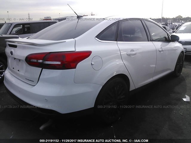 1FADP3J28FL256155 - 2015 FORD FOCUS TITANIUM WHITE photo 4