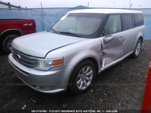 2FMDK51C99BA84411 - 2009 FORD FLEX SE SILVER photo 2