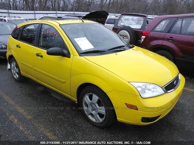 1FAFP37N16W212829 - 2006 FORD FOCUS ZX5 YELLOW photo 1