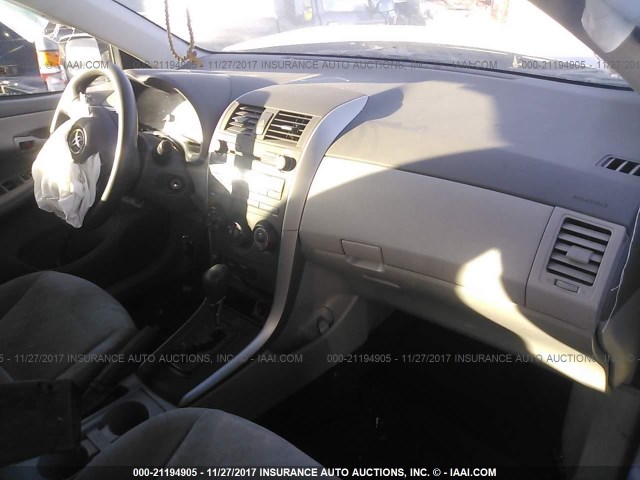 JTDBL40EX99041036 - 2009 TOYOTA COROLLA LE/XLE SILVER photo 5