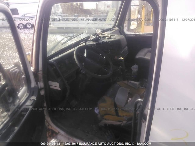 4VG7DACH4WN736422 - 1998 VOLVO VN WHITE photo 5