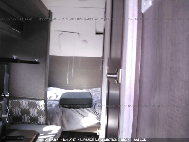 4X4TRPT18HC017620 - 2017 FOREST RIVER R POD  灰色 照片 5