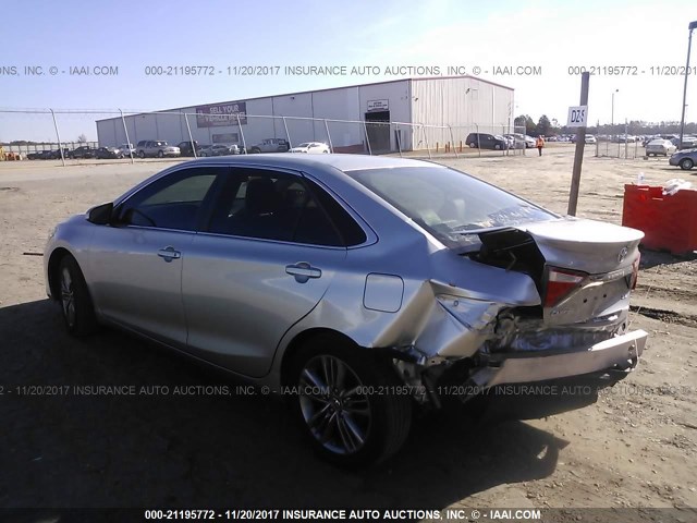 4T1BF1FK8FU494109 - 2015 TOYOTA CAMRY LE/XLE/SE/XSE SILVER photo 3