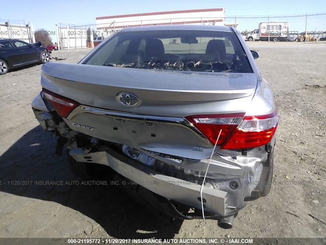 4T1BF1FK8FU494109 - 2015 TOYOTA CAMRY LE/XLE/SE/XSE 银色 照片 6