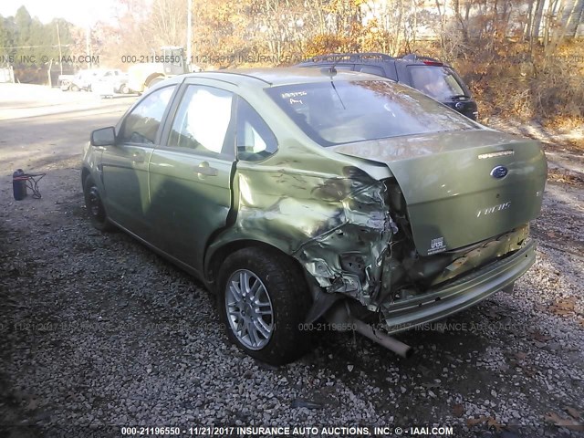 1FAHP35N28W204902 - 2008 FORD FOCUS SE/SEL/SES GREEN photo 3