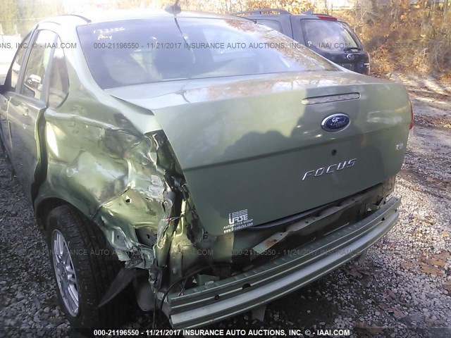 1FAHP35N28W204902 - 2008 FORD FOCUS SE/SEL/SES GREEN photo 6