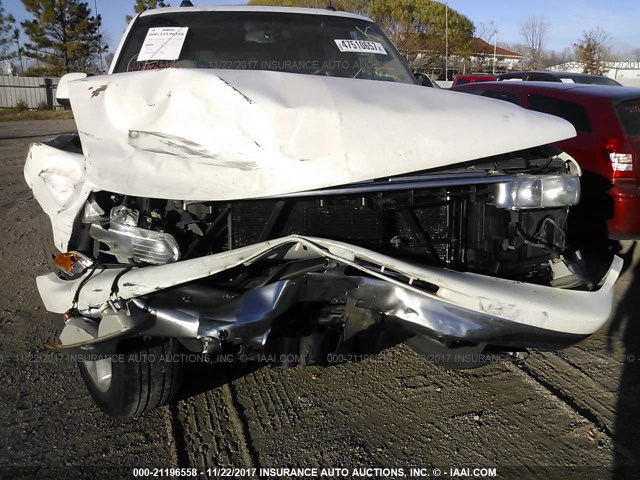 1GNEC13T65R213554 - 2005 CHEVROLET TAHOE C1500 WHITE photo 6