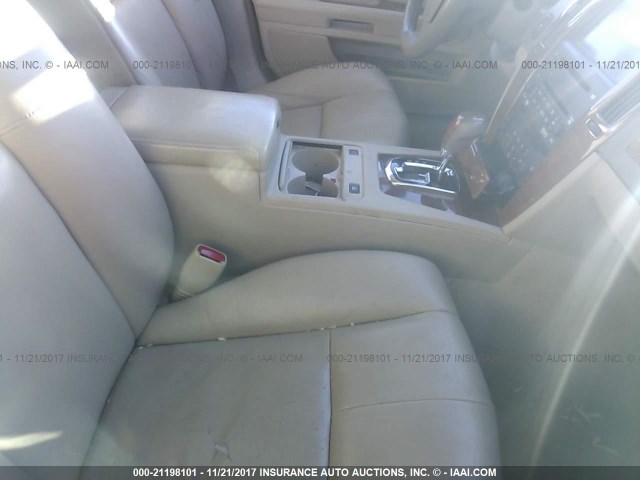 1G6DC67A770186661 - 2007 CADILLAC STS WHITE photo 5
