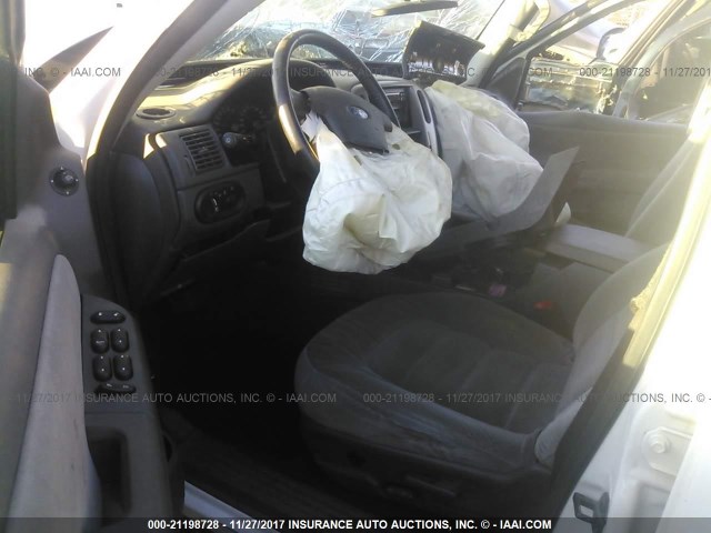 1FMZU63K95UB08351 - 2005 FORD EXPLORER XLT/XLT SPORT/NBX WHITE photo 5