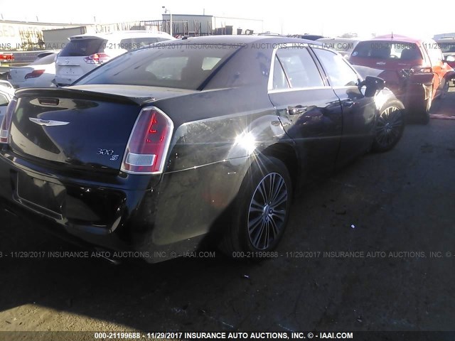 2C3CCAGG4EH201582 - 2014 CHRYSLER 300 S BLACK photo 4